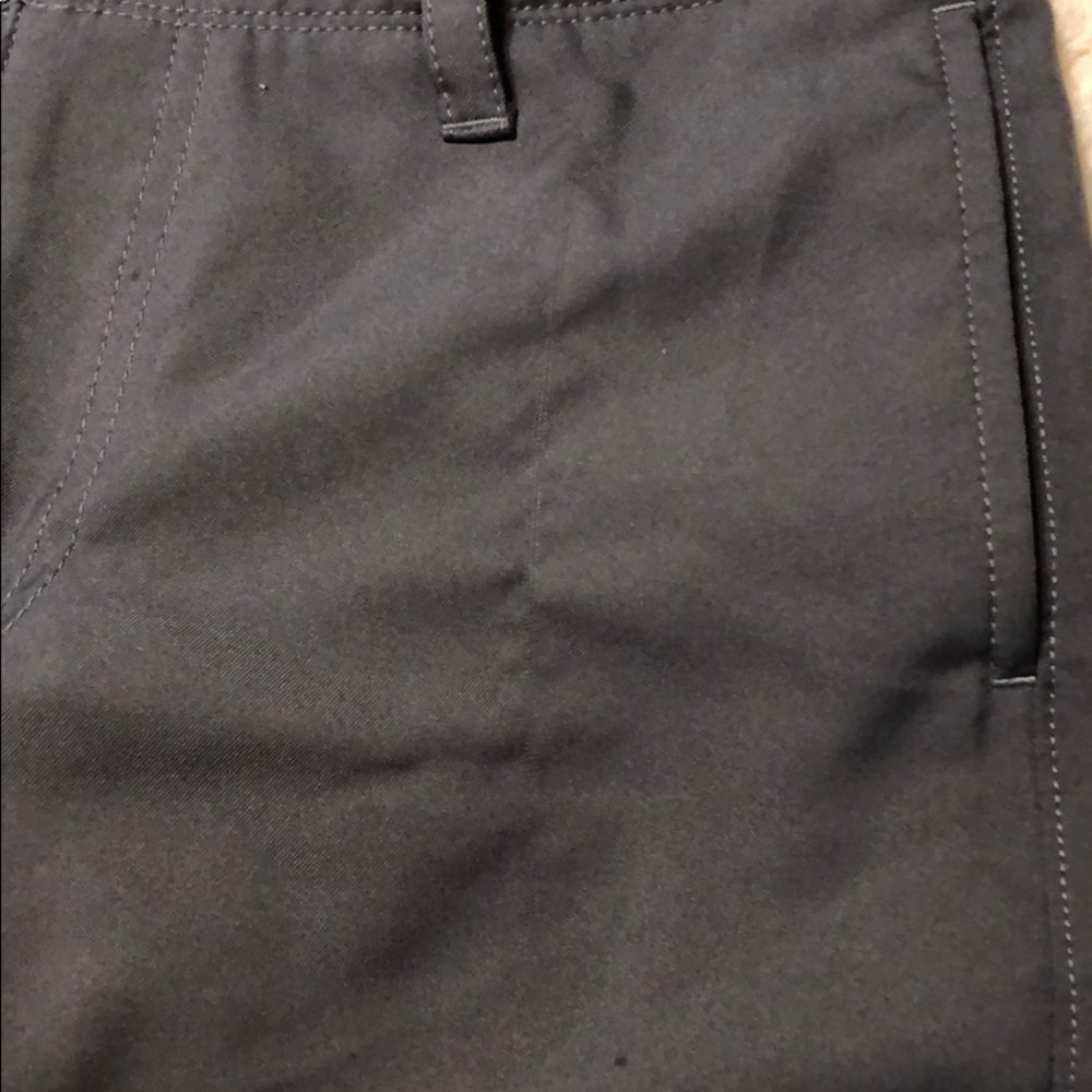 Boys Under Armour Shorts Medium Gray - Picture 4 of 5